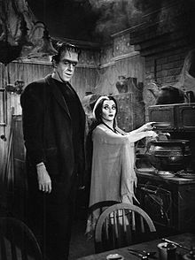 220px-Fred_Gwynne_Yvonne_DeCarlo_The_Munsters_1964