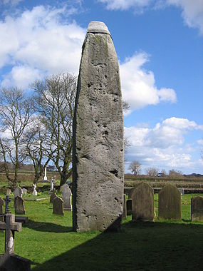 285px-RudstonMonolith(StephenHorncastle)Apr2006